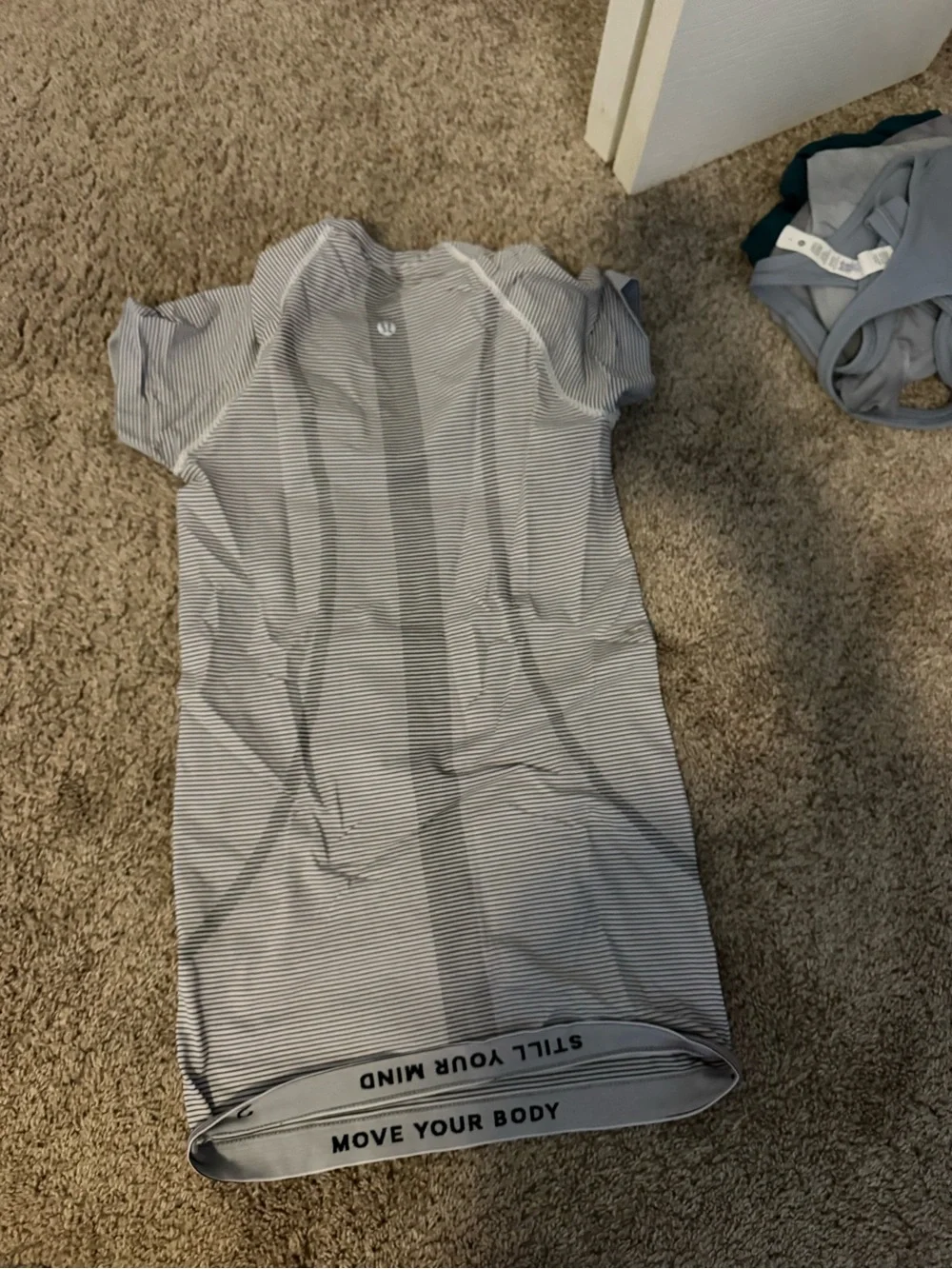 LULULEMON swiftly tech size 2